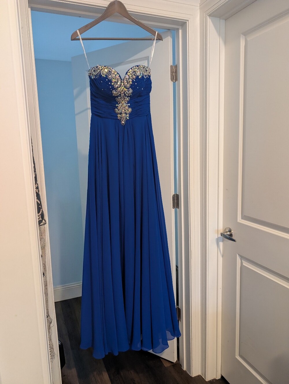 Stunning Beaded Strapless Tony Bowls Le Gala Royal Blue Dress Gown Size 4